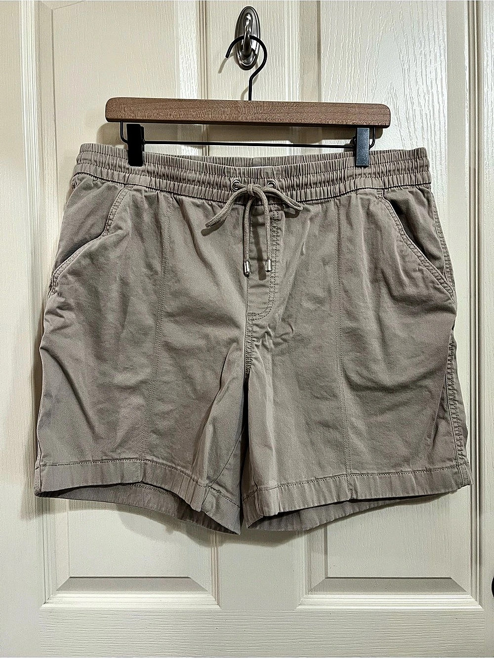 Croft & Barrow Khaki women’s shorts